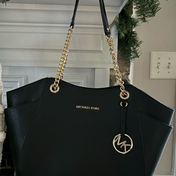 Michael Kors Jet Set Shoulder Bag - Picture 2 of 10